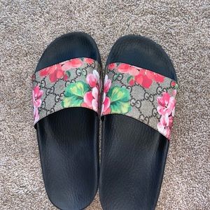 Floral Gucci slides